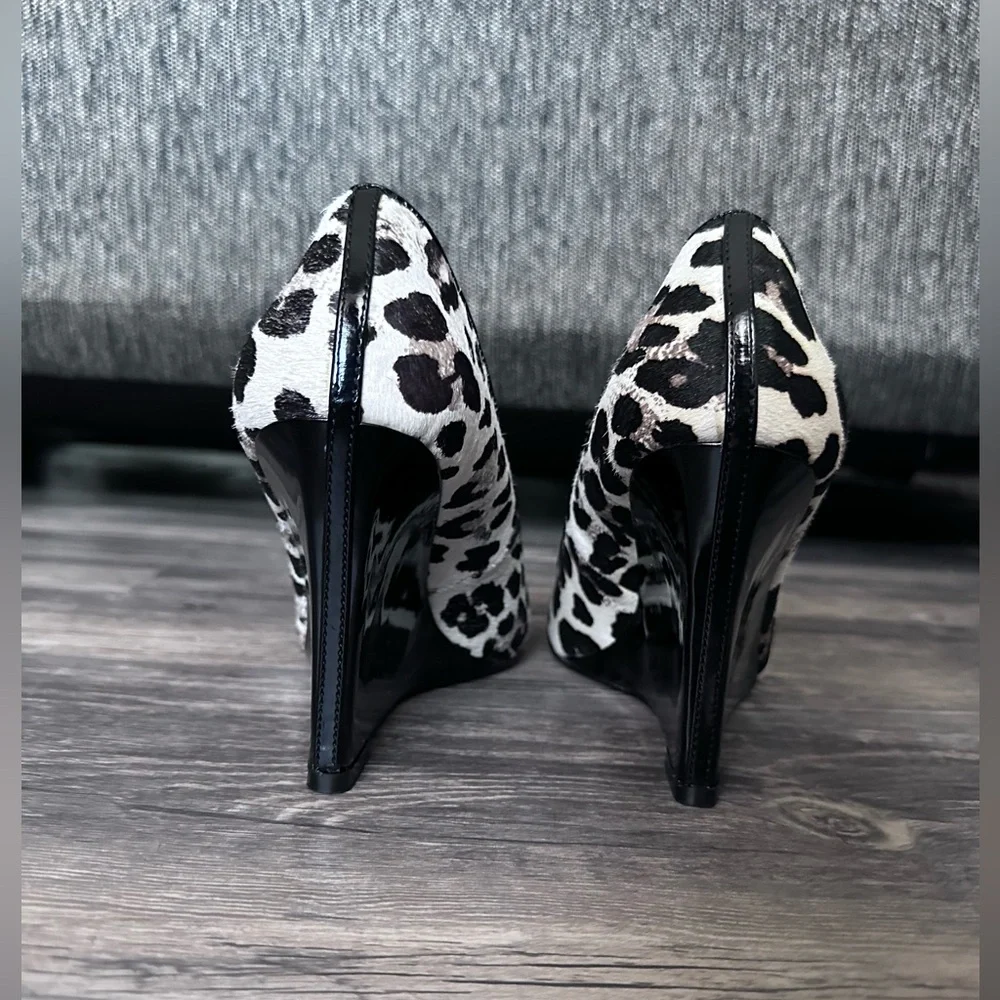 White House | Black House Willow Calf Hair Leopard Print Wedge Heels SZ 7.5 - Picture 3 of 14